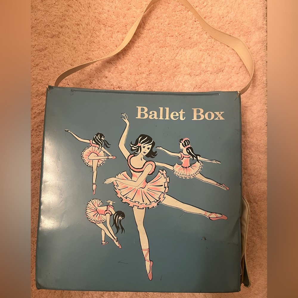 Adorable vintage ballet bag